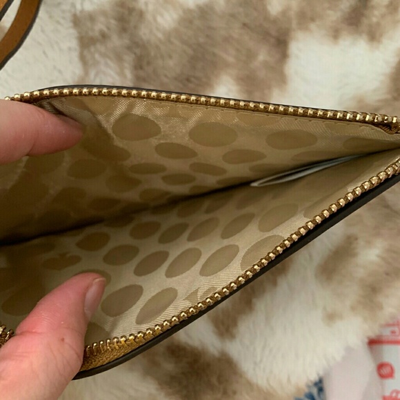 Kate Spade Wristlet - Picture 3 of 3